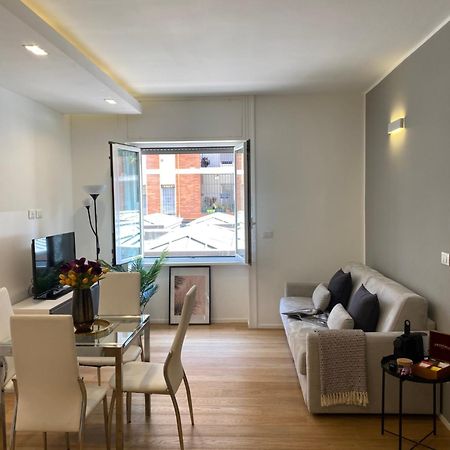 Gramsci 2 - Cozy Apartment Near Sempione Park! ミラノ エクステリア 写真